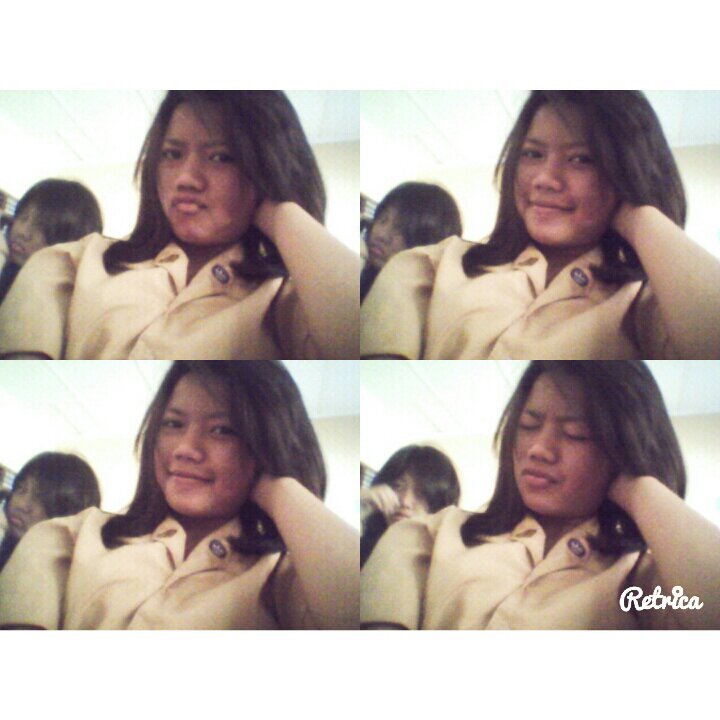senyum kiri ajaa !-) ツ || 7eaaa238 || bukan dia yg menghidupiku! tak usah takut!! ;;)