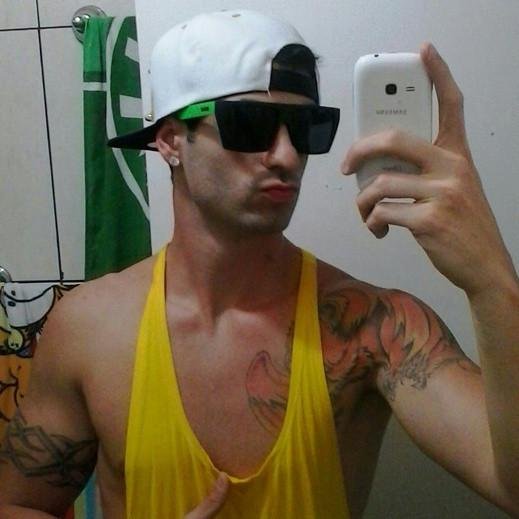 Não se preocupe com as coisas que te Entristecem, a alegria do Senhor Te Fortalece, Sua Vitória está perto de chegar.