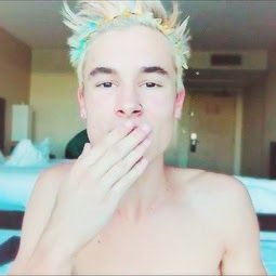 ∞∘ so im in love with this guy named kian ∞∘