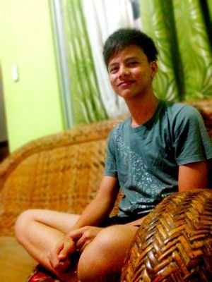 4th year high school | A aspirant model | A food lover | A fanboy of Ariana Venti ✌✌