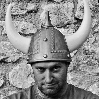 Educated barbarian. #Writer of #superheroes, #scifi, #fantasy and #horror. Sorry if I'm not much of a Tweeter. Busy #writing ! :)