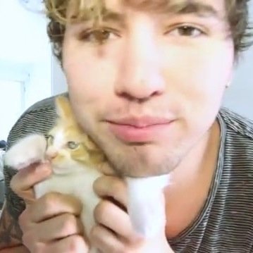 JC PLS I LOVE YOU »« please follow my other acct @kiansaturday for kian pics