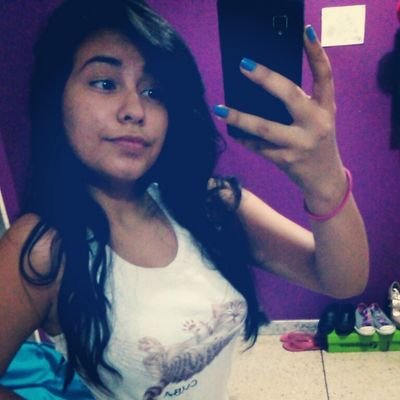 99. Entre tantas cosas, artista.   Caracas-Venezuela     SnapChat: Andreaokey Δ Instagram: AndreaCorredorM