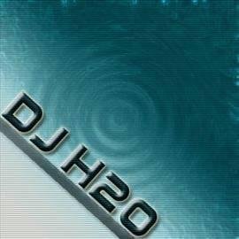 I LOVE CALL OF DUTY and food and im a trickshoter on youtuber look me up xDJxH2Ox gaming