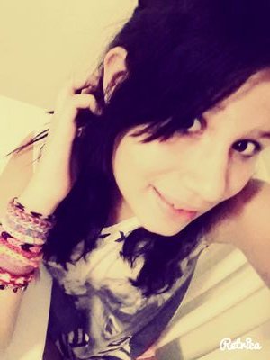 AshleyBertolani's profile picture. o que posso fazer quando todos estão contra mim!