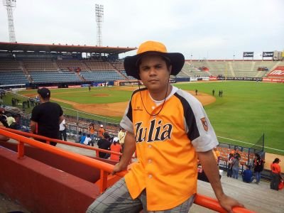 rbenal's profile picture. Maracucho, Jeepero de Nacimiento, Ingeniero en Informática, Profesor de la UCAB, Aguilucho  hasta la muerte, Fanático de la Tecnología, en especial Android.