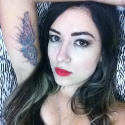 jehazevedo's profile picture. Mercadóloga, apaixonada pela vida, aspirante a lutadora,cantora de chuveiro, e artista para espantar o tédio!