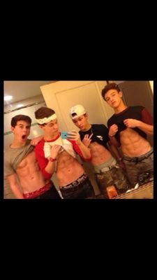 17 and in love with justin & magcon boys(;