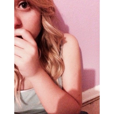 cayleecx's profile picture. pokémon and cats.