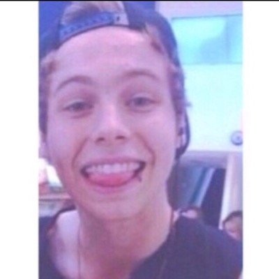 5sos is my reason 0/4 ... one direction keep me alive 0/5 ... and these 11 guys and 1 girl are my world 1/12