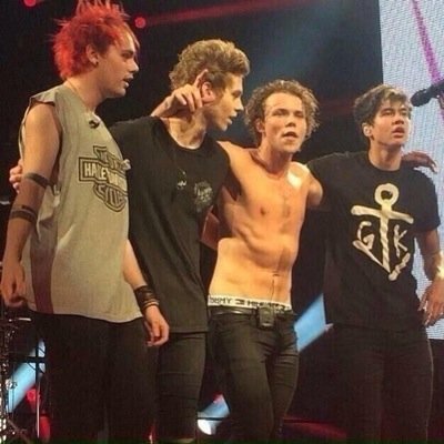 follow @ww_5sos and @overloadau and @skupdatesaus read my 5sos fanfics http://t.co/U1qF37zN1l http://t.co/KvIxFLbe1S http://t.co/JaEx6An068