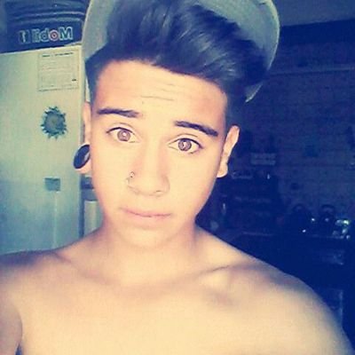 tu sonrisa es la luz de mi corazon
tus lagrimas las tormenta que destroza mi corazon...