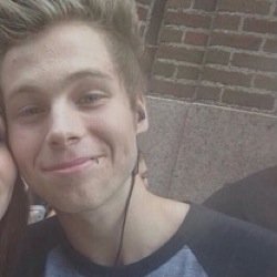Follow @nialllukeharry ! She will follow back :)