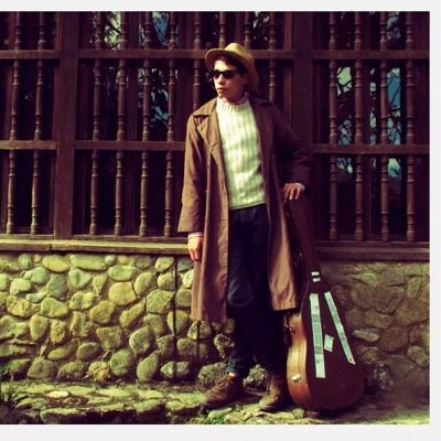 Canta-autor indie, soul, jazz, diseñador de accesorios artesanales, wtp: +57 3137401787, Instagram: @danygtrz21 , http://t.co/QZHp2Jlgqc