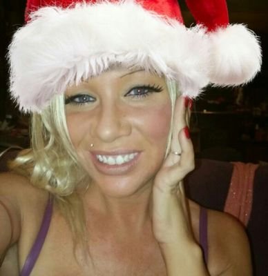 I'm 36 years old, have NO KIDS and have NEVER been married! I like LONG walks on the sand, lollipops and Fantasy Fest.
