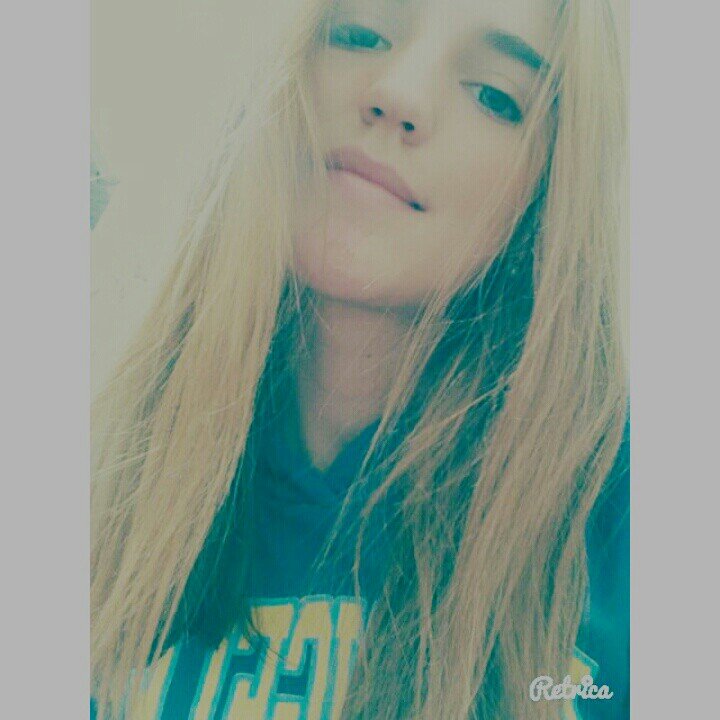 Chica de13 años  rubia de ojos verdes y orgullosa de ser abrahamer y gemelier ,no son2simples palabras,son2grandes sentimietos