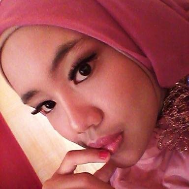 Gausah difollow,follow aja @widyaya