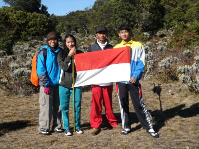 Riniapril11's profile picture. Gue tu kata nya bawel , cerewet , jutek , cuwek , dan sombong tpi gue baik ko mungkin dia belum kenal gue aja kali iia