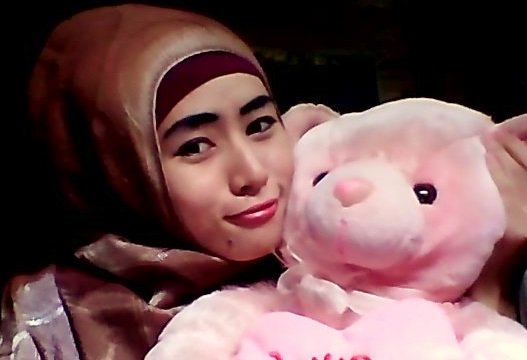 oktri_any's profile picture. 