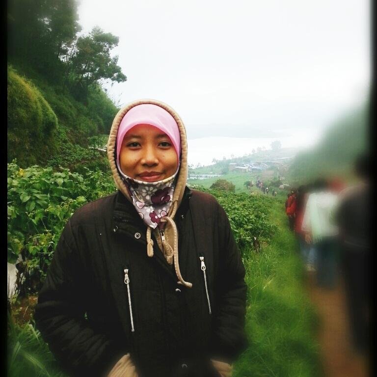 Travelicious | Hijaber | Colleger | Pendidikan Bahasa Prancis | UNY