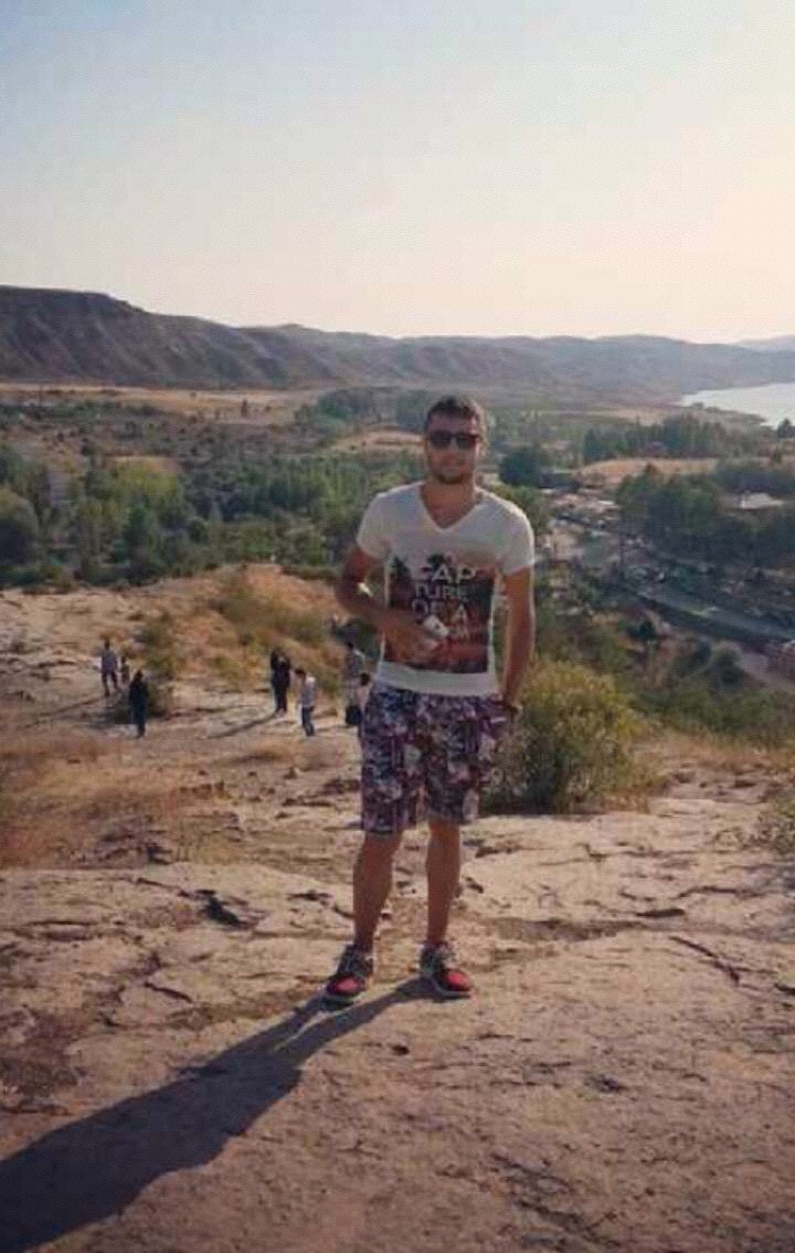 ahmetcanb404's profile picture. 