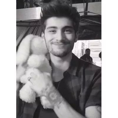 'tu per il tuo idolo sei come l'aria,lui non ti vede ma di te ha bisogno'                      06/07/14 the best day of my life