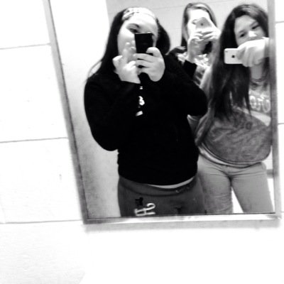 leedleleedleXD's profile picture. My mom told me i could be anything i wanted to be, so i became an antisocial recluse with an internet dependance for natural light