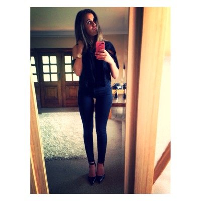 FUN♡ LOVING ♡FRIENDS ♡FOOD♡FASHION 
LISOF student