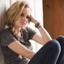 QuietVictory's profile picture. ❝Never judge a book by it's cover.❞ Aussie. Mute.