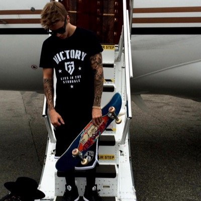 Download @shots, @mycrownseven and @OfficialFahlo ♛ . im choosing to not let other people define me