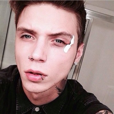 Got mugged and almost didn't make it... All i remember is I have a friend named @gwrardwayrp. Dating: @_Ariel_Way_  -RP-