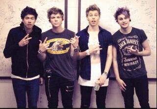 Luke, Michael, Calum, Ashton ...5 sos...you are my life