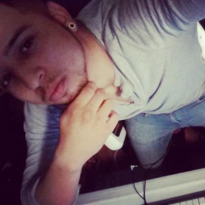 I got my first kiss in '94 - music producer - barber - legally blind