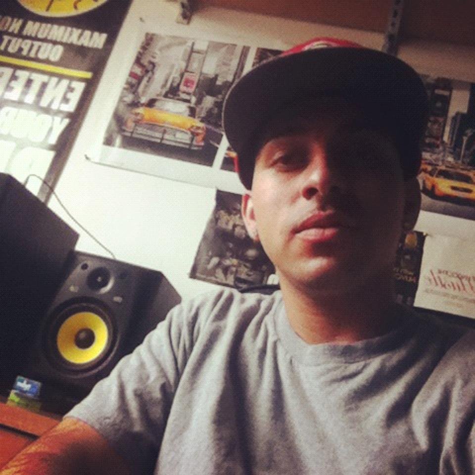 Legendary music producer.  EmmxnuelRico@gmail.com Emanhitz@gmail.com