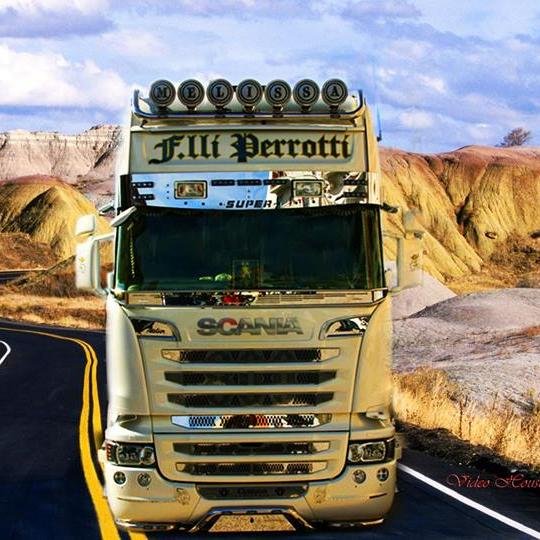 Autotrasporti Michele Perrotti, da 30 anni si occupa di trasporti sul territorio specializzati nel trasporto di cereali, merce biologica e liquido alimentare.