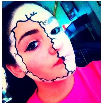 14 years old
Hobbies include painting and singing3
Follow for follow back(: