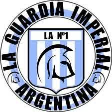 No soy Macrista ni Kirchnerista, la única bandera que agito es la de Racing.
Vivo simple, me gusta el asado el vino y la cerveza, mi perdición es el picado fino