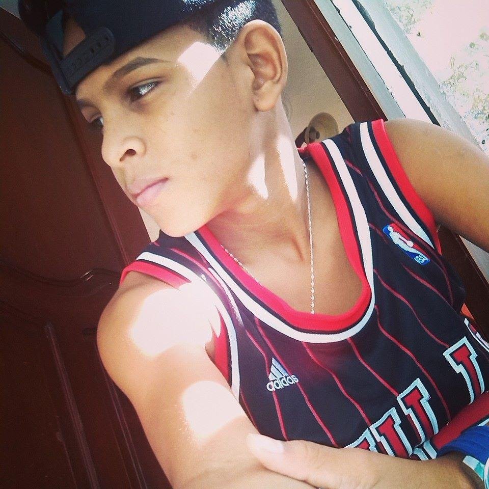 instegran :hency_mundial
kik: hency neftali
facebook: hency neftali
mi coro: strong boyz dembow
mi mujer: lismeiry