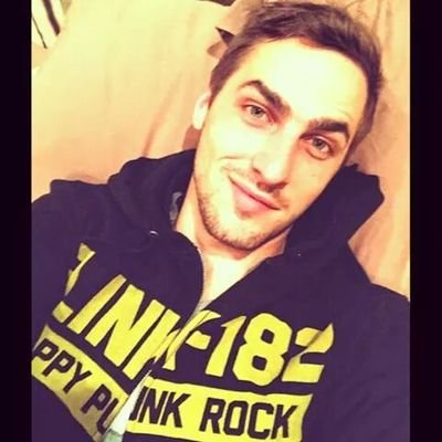 heyyyy,love kendall schmidt
Greek schmidter boy for ever