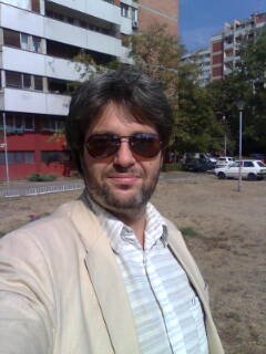 Дипломирани машински инжењер.
Професор професор за машинску групу предмета.
Од септембра 2016. предајем у Ваздухопловној Академији у Београду