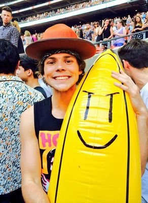 I have a crush on Ashton Irwin since 2013♡