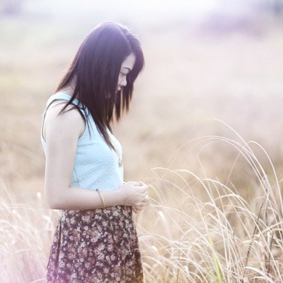 EmgeePo's profile picture. A wanderlust queen fueled by good reads, endless giggles and shutter clicks.