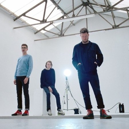Fanteam supporting @alt_J.

Run by @noutd and @typerventilate

Follow for the latest news, interviews, just all updates! This is not @alt_J.