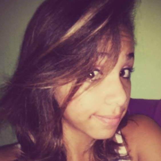 Oi,tenho 14 anos falo aniversário dia 03/01 sou simpatica,curto todo tipo de música menos forró.E no momento não estou namorando. :3