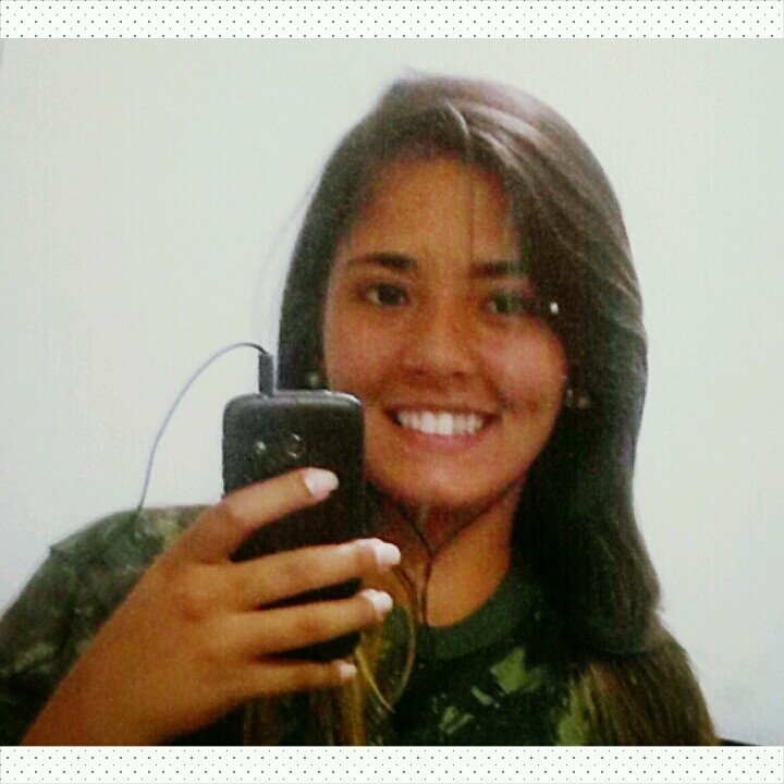 Camiilacat's profile picture. ela lidava com fatos , ele lidava com a sorte. E o amor impossível só foi ficando mais forte ;)