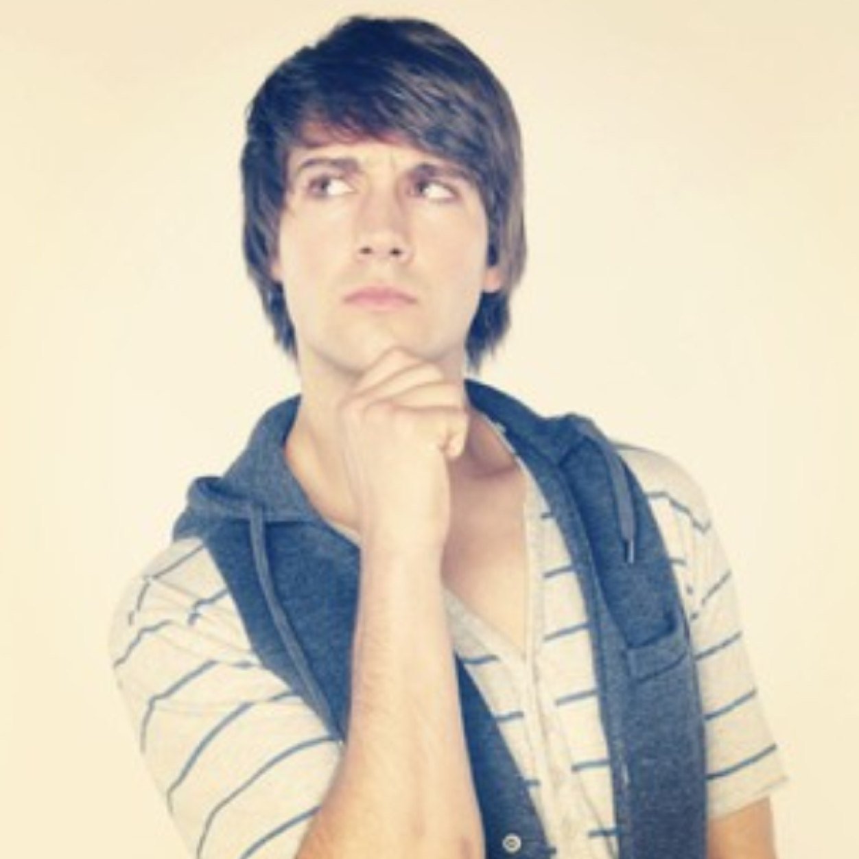 MY MAIN TWITTER IS @mia_maslow_16 this is a backup twitter haha... @OliviaSomerlyn follows :)