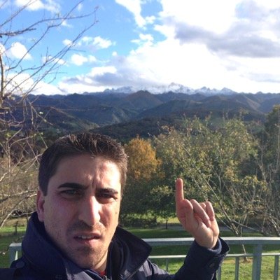 cesartoroo's profile picture. 