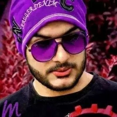 حايط صرت من طين ومجاور الماي كول ساعه سافي يطيح من طكطع وياي
امير بكلمتي