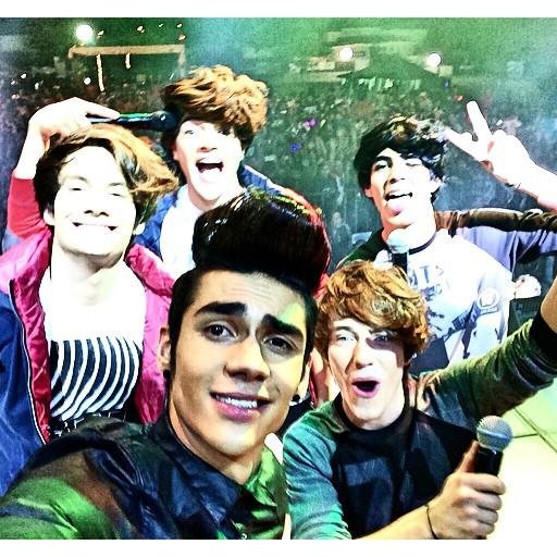Si me preguntas por @SomosCD9 te lo voy a relacionar con felicidad. {Coder♡}