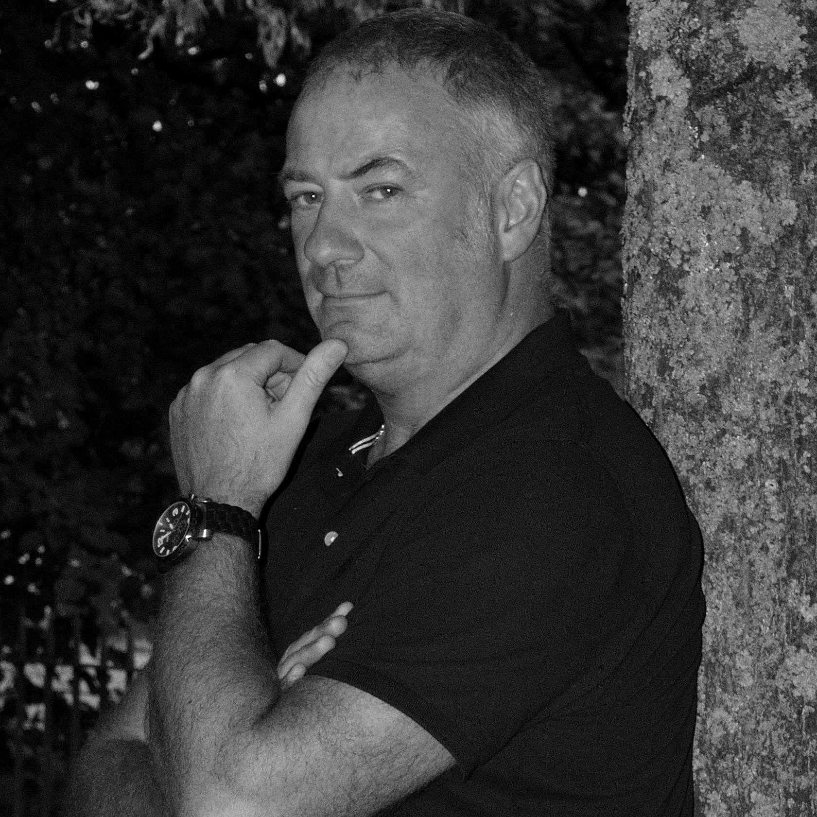 UK Based Photographer available for all assignments including weddings, family events, portraits, corporate events, news, sport and portfolio work.